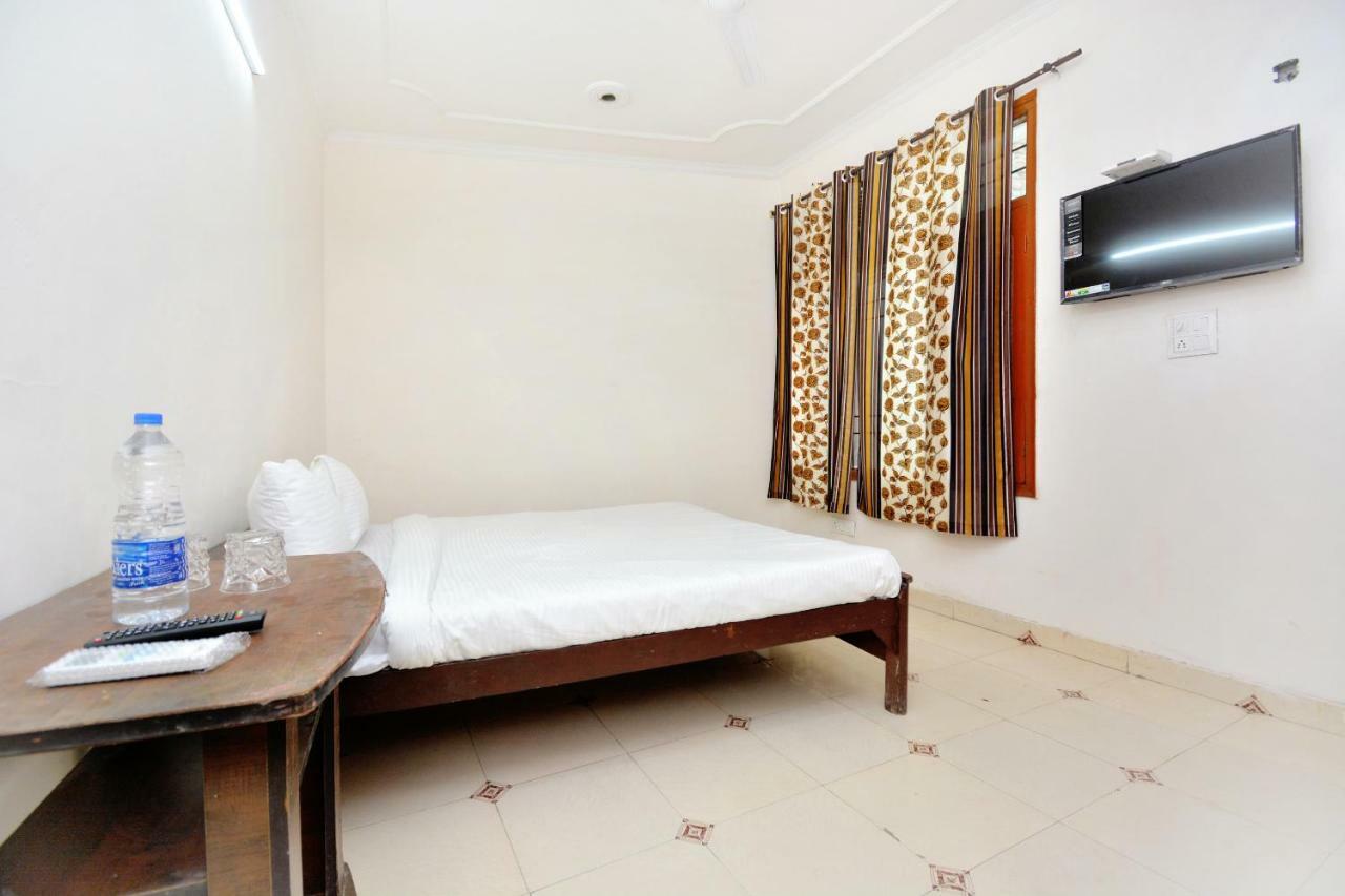Spot On 44679 Hotel Samrat Sohāna Extérieur photo